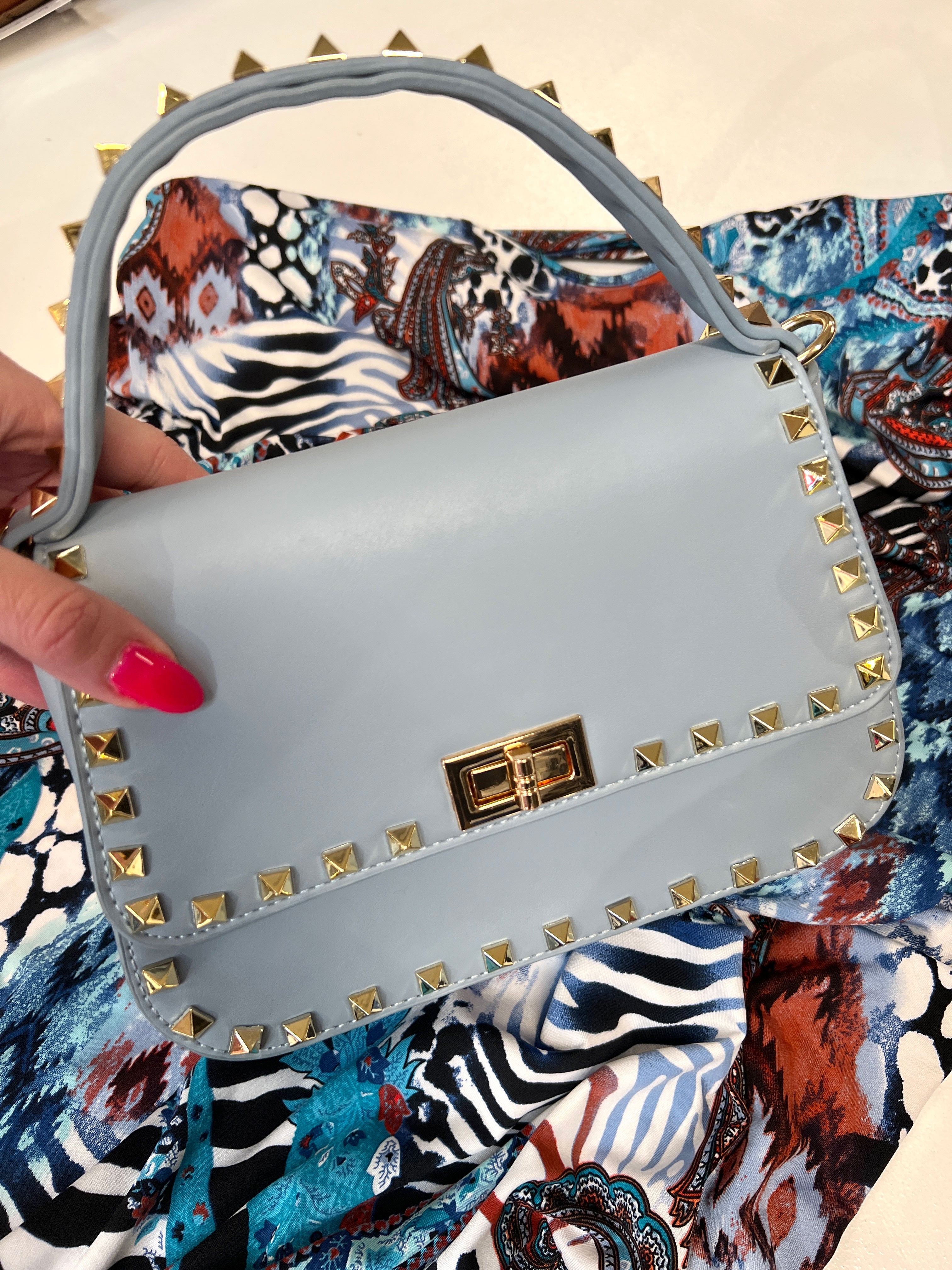 Minna - Lille taske med guld nitter